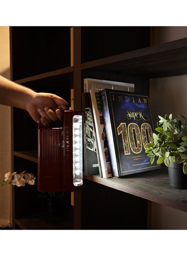 كريبتون مصباح طوارئ بضوء LED قابل للشحن طراز KNE5094 كستنائي