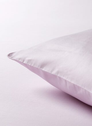 إيست من نون Fitted Bedsheet Set Queen Size  100% Organic Cotton Premium Quality 220 TC Breathable And Soft 1 Bed Sheet And 2 Pillow Cases Lilac Color Lilac 160 x 200 + 33cm
