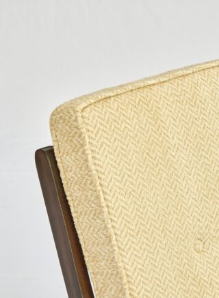 إيب آند فلو كرسي خشبي بذراعين بتصميم فاخر مقاس 700 × 840 × 760 سم، لون بني داكن بني غامق 700 x 840 x 760مم