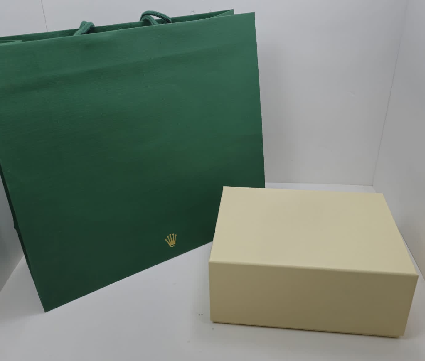 علبه رولكس الأصلي مع الملحقات الماركه الاصليه وتس0558054211 4 علبه رولكس الأصلي مع الملحقات الماركه الاصليه وتس0558054211 - الصورة 4