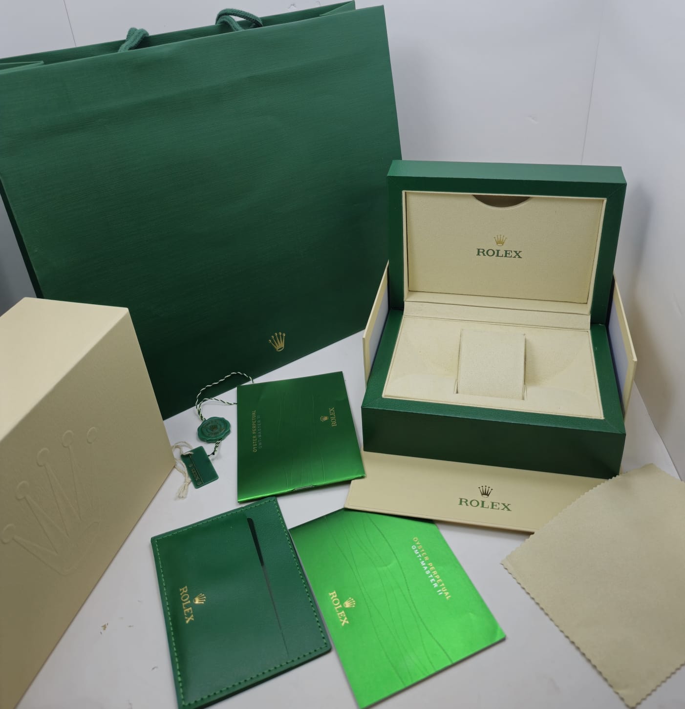 علبه رولكس الأصلي مع الملحقات الماركه الاصليه وتس0558054211 2 علبه رولكس الأصلي مع الملحقات الماركه الاصليه وتس0558054211 - الصورة 2